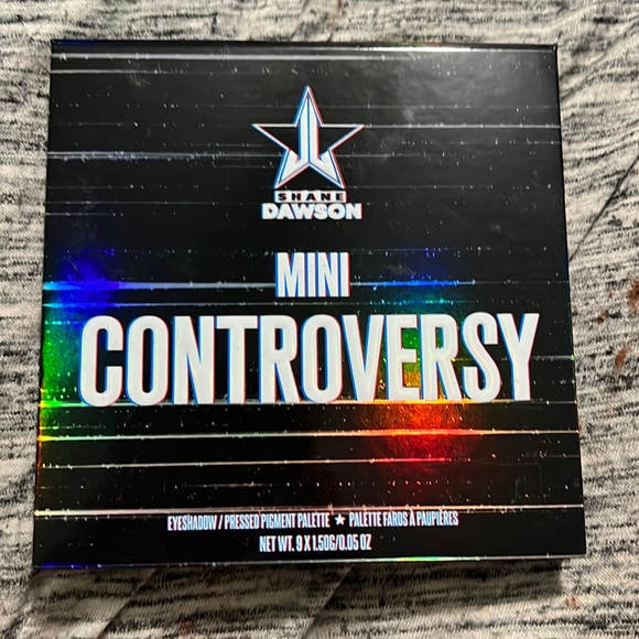 Mini Controversy palette - Picture 1 of 3